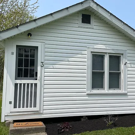 Drop Anchor Cottages And Lake House Geneva-on-the-Lake Exterior photo