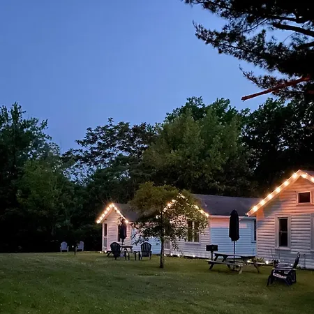 Drop Anchor Cottages And Lake House Geneva-on-the-Lake Exterior photo