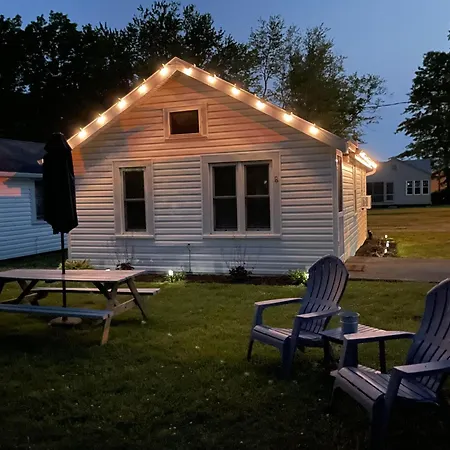 Drop Anchor Cottages And Lake House Geneva-on-the-Lake Exterior photo