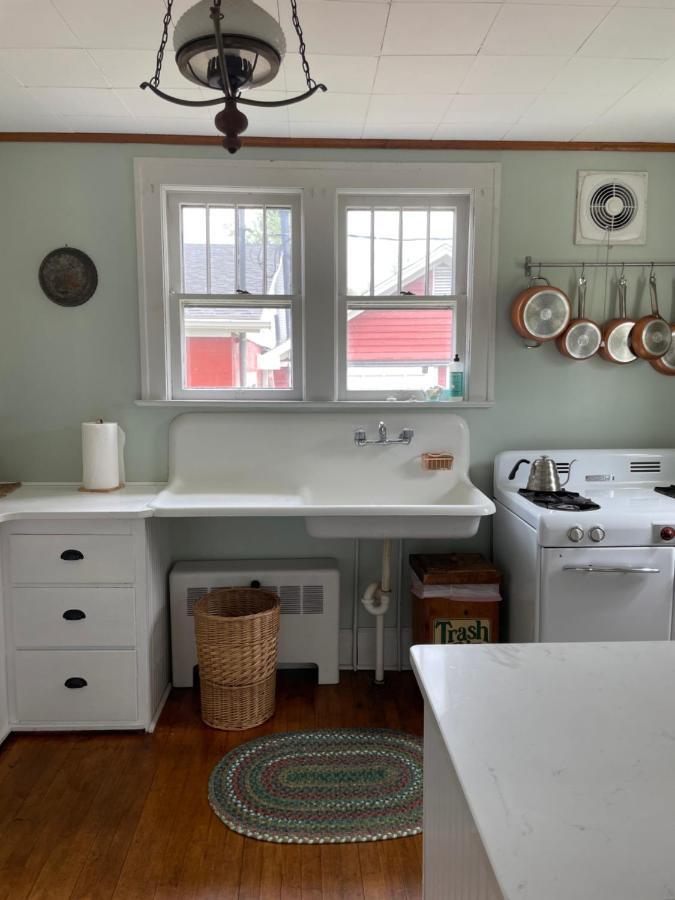Drop Anchor And House